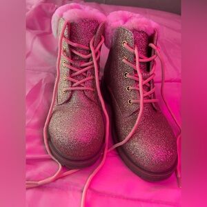 NWOT- J.C Penny Girls size 2 sparkle gold boots